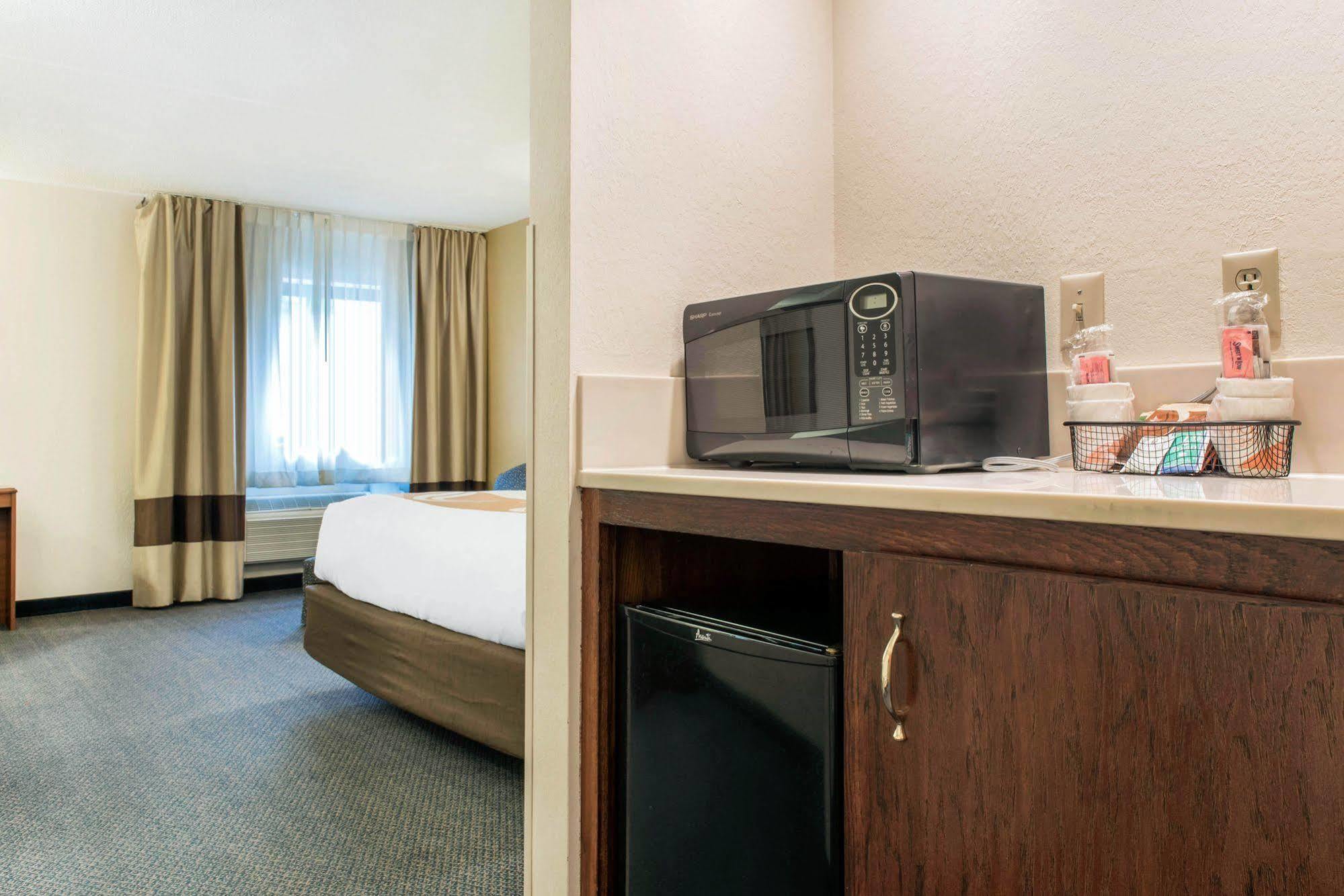 Quality Inn & Suites Zanesville Ngoại thất bức ảnh